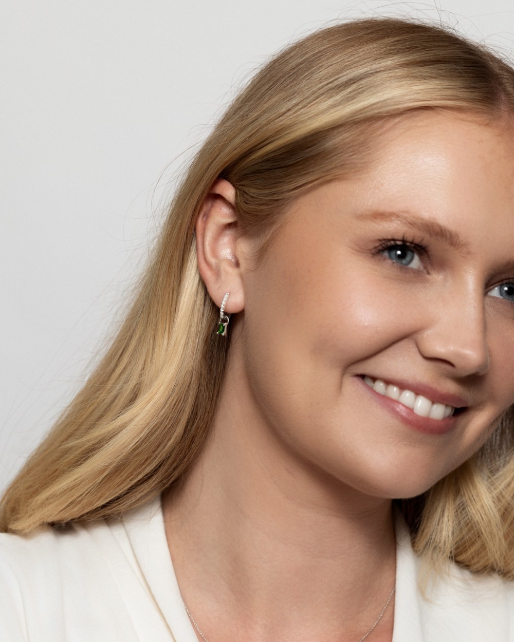 Joy charms i hvitt gull med diopsid