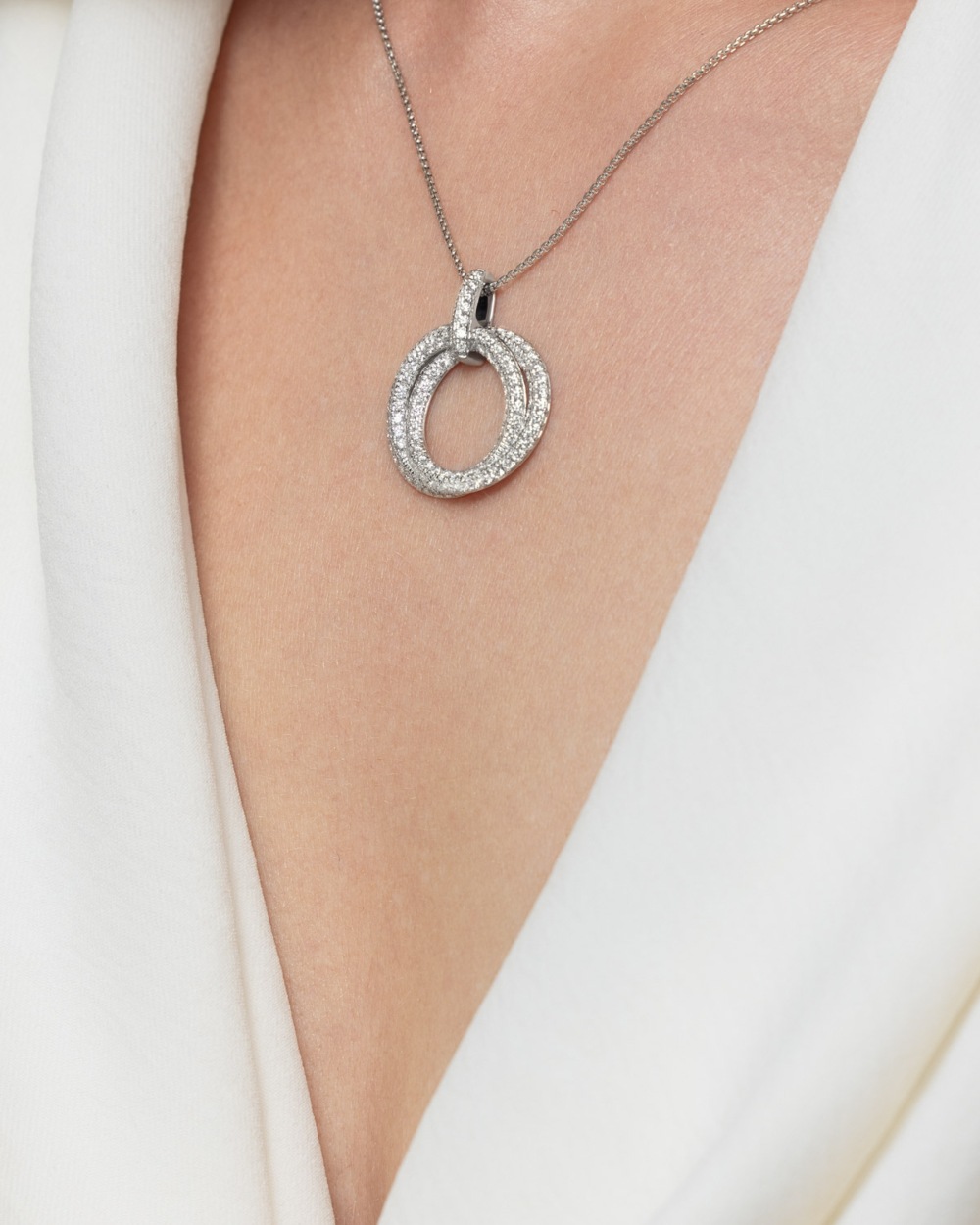 Diamantanheng sirkler i hvitt gull 1,75 ct