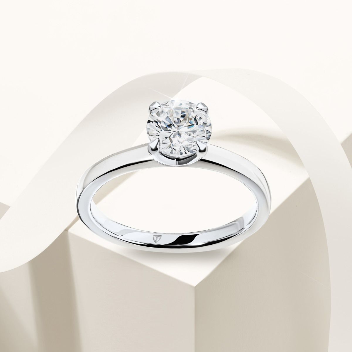 Diamantring I Diamantringer i hvitt og gult gull